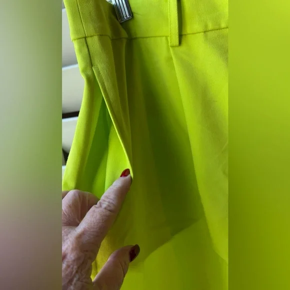 1. State - 14W - NWT - Green Bermuda Shorts Performance Fabric - Frt Pockets - Picture 2 of 6